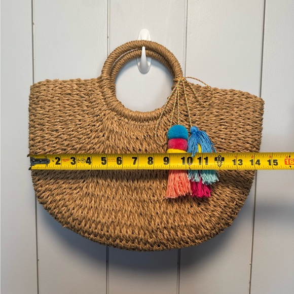 NWOT Woven Straw Tote with Colorful Tassels - Picture 6 of 9